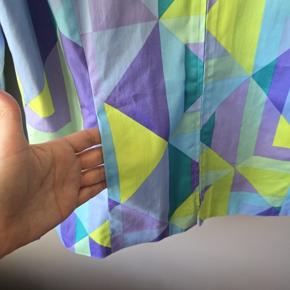 Geometric Mod Zip-Up sz med - Picture 4 of 9